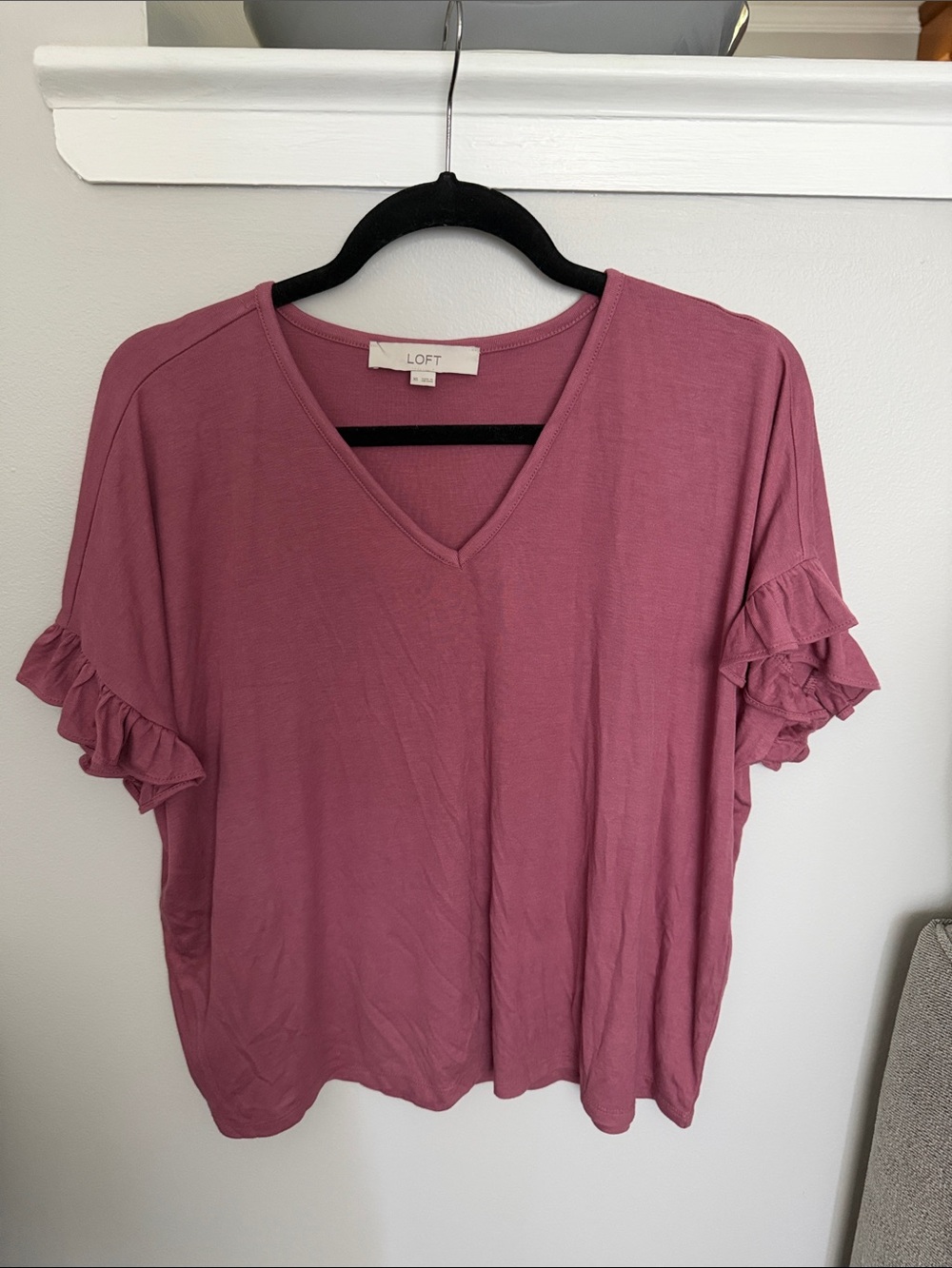 LOFT Dusty Rose V-Neck Ruffle Sleeve Tee